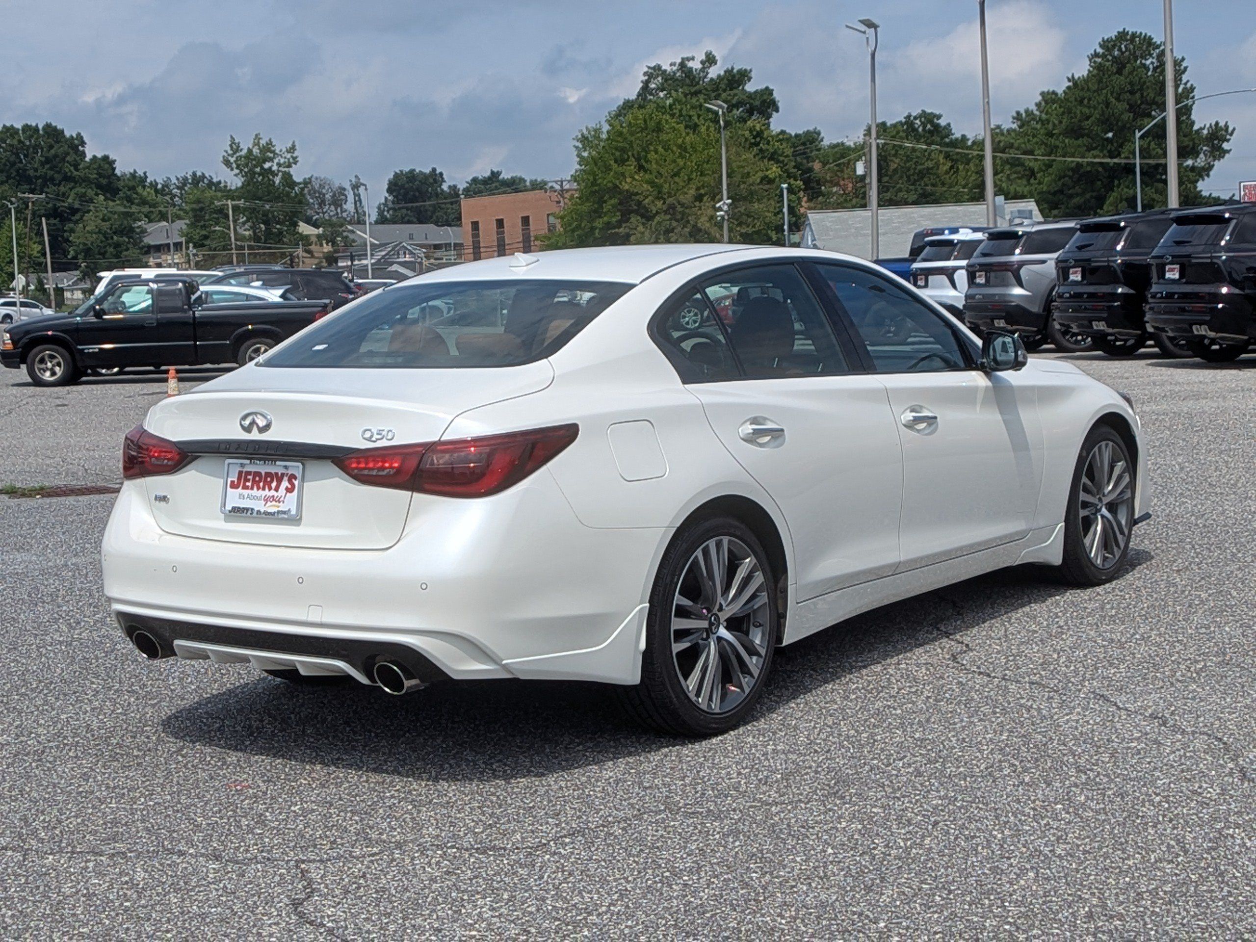 Used 2023 INFINITI Q50 Sensory AWD/4WD image 9
