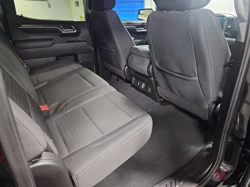 Used 2023 Chevrolet Silverado 1500 LT AWD/4WD image 11