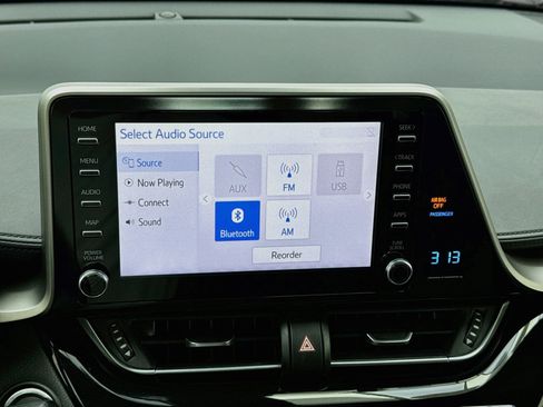 Used 2019 Toyota C-HR XLE FWD image 11