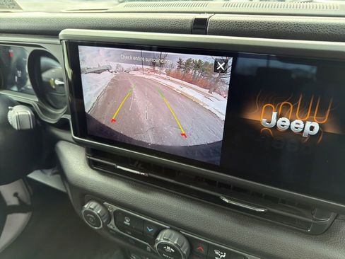 Certified 2025 Jeep Wrangler Unlimited Sport S 4xe AWD/4WD image 22