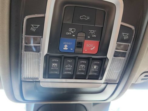 Used 2024 RAM 1500 Limited AWD/4WD image 19