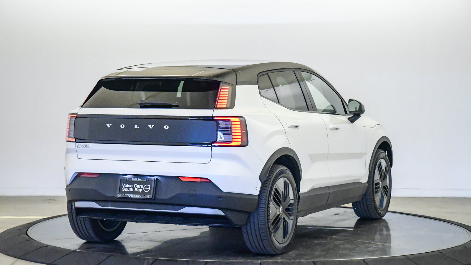 New 2026 Volvo EX30 Cross Country Ultra AWD/4WD image 5