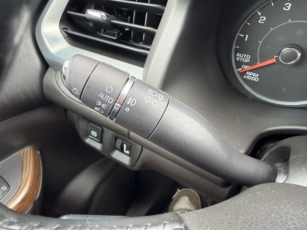 Used 2018 GMC Acadia SLE FWD image 22