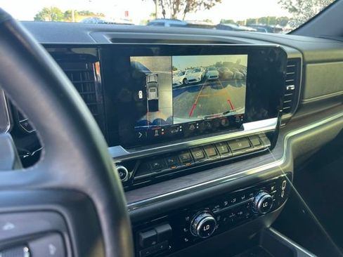 Used 2024 GMC Sierra 1500 SLT w/ SLT Premium Plus Package AWD/4WD image 25