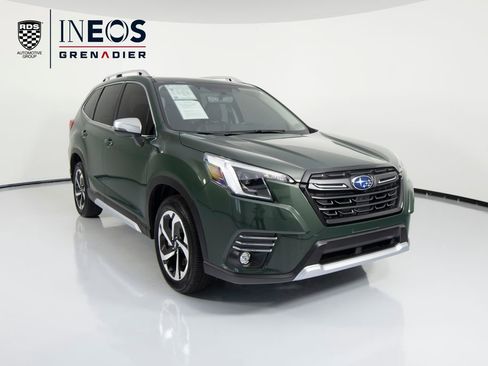 Used 2024 Subaru Forester Touring w/ POP Package 3 AWD/4WD image 3