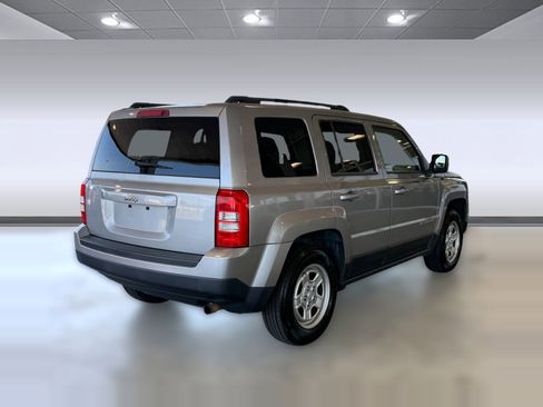 Used 2015 Jeep Patriot Sport w/ Power Value Group FWD image 9
