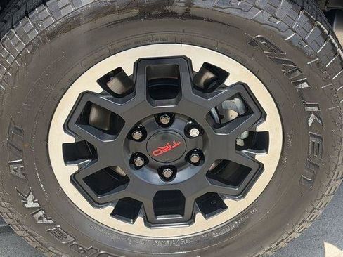 Certified 2026 Toyota 4Runner TRD Off-Road Premium AWD/4WD image 8