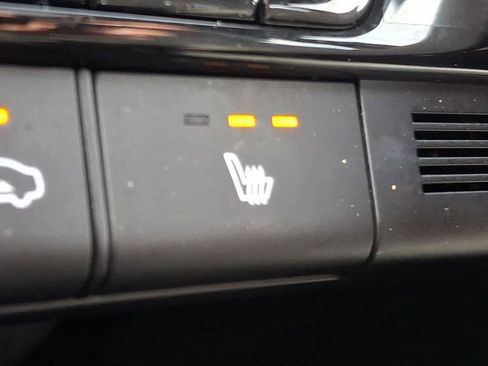 Used 2025 Hyundai Elantra SEL image 25