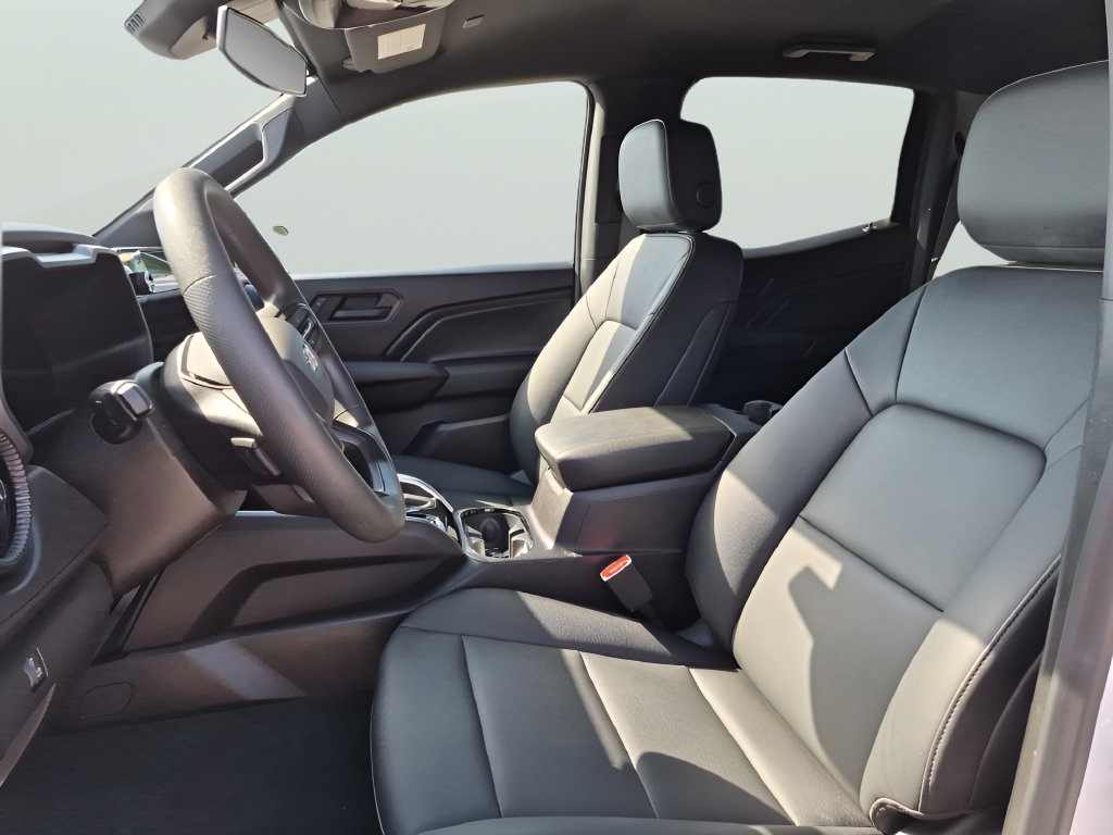 Used 2024 Chevrolet Colorado W/T RWD image 18