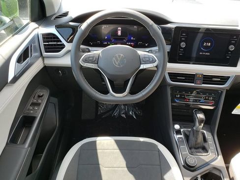 New 2026 Volkswagen Taos SE AWD/4WD image 10