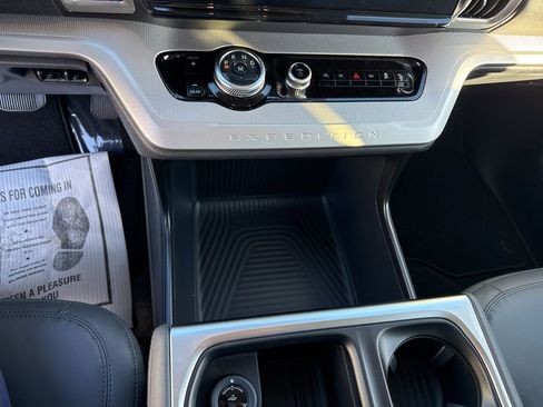 New 2026 Ford Expedition Active image 20