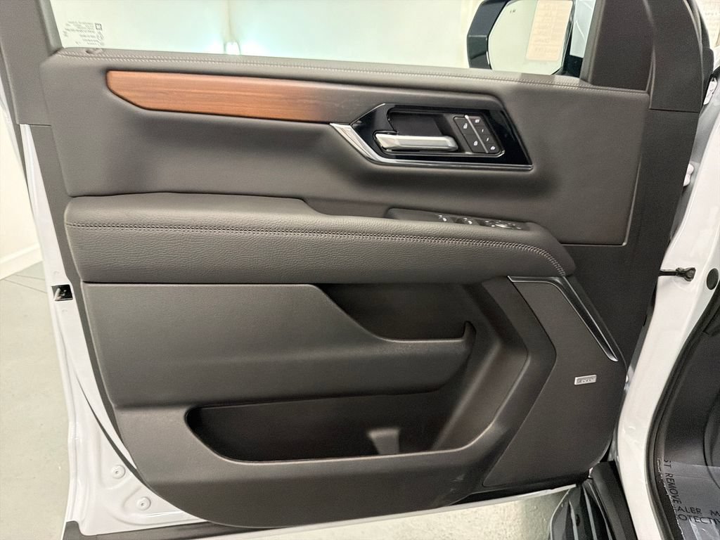 New 2026 GMC Yukon Denali w/ LPO, Floor Liner Package RWD image 13