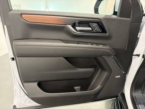 New 2026 GMC Yukon Denali w/ LPO, Floor Liner Package RWD image 13