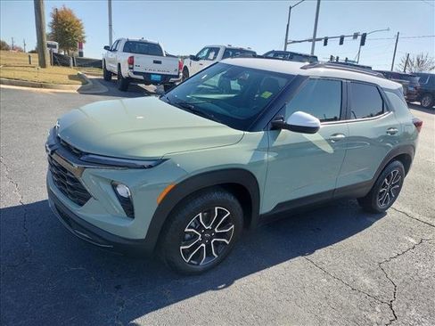 Used 2025 Chevrolet TrailBlazer ACTIV image 3