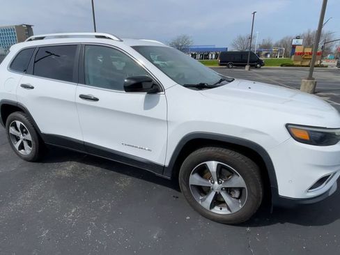 Used 2020 Jeep Cherokee Limited w/ Technology Group AWD/4WD image 3
