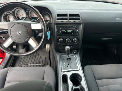 Used 2009 Dodge Challenger R/T image 13
