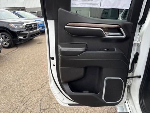 Used 2022 Chevrolet Silverado 1500 LT image 4