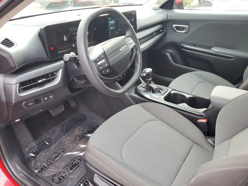 Used 2025 Kia K4 LXS image 18