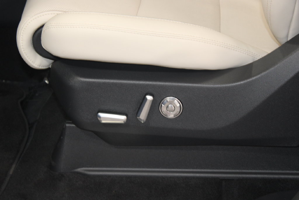 New 2027 Lincoln Navigator Reserve AWD/4WD image 21