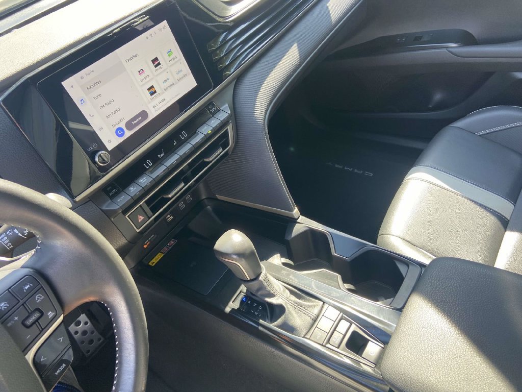 Used 2025 Toyota Camry SE w/ Convenience Package FWD image 27