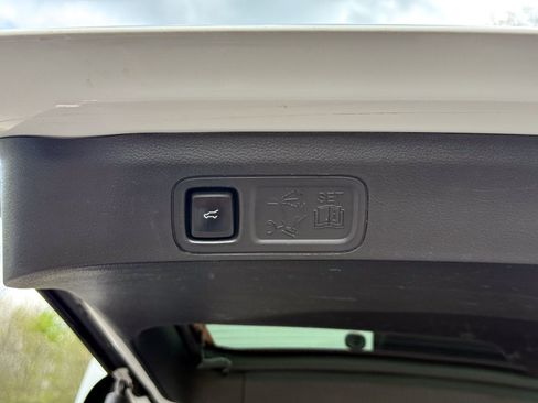 Certified 2020 Ford Expedition XLT w/ Equipment Group 202A AWD/4WD image 14