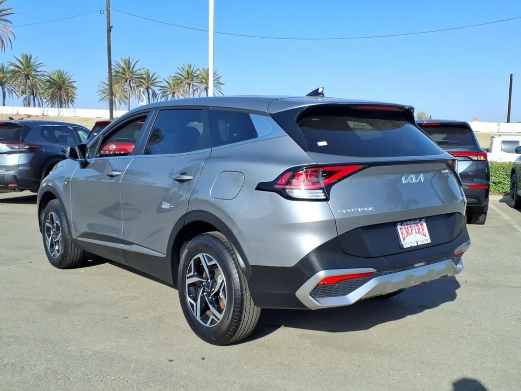 Used 2025 Kia Sportage LX AWD/4WD image 6
