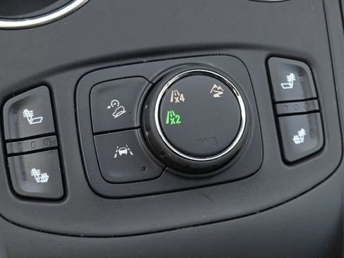 Used 2024 GMC Terrain SLT image 7