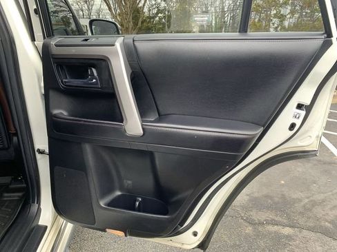 Used 2016 Toyota 4Runner Limited image 11