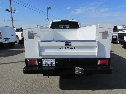 Used 2025 Ford F350 XLT image 12