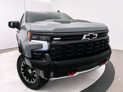 Used 2025 Chevrolet Silverado 1500 ZR2 w/ Technology Package AWD/4WD image 2
