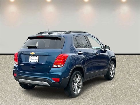 Used 2020 Chevrolet Trax LT w/ Driver Confidence Package image 5