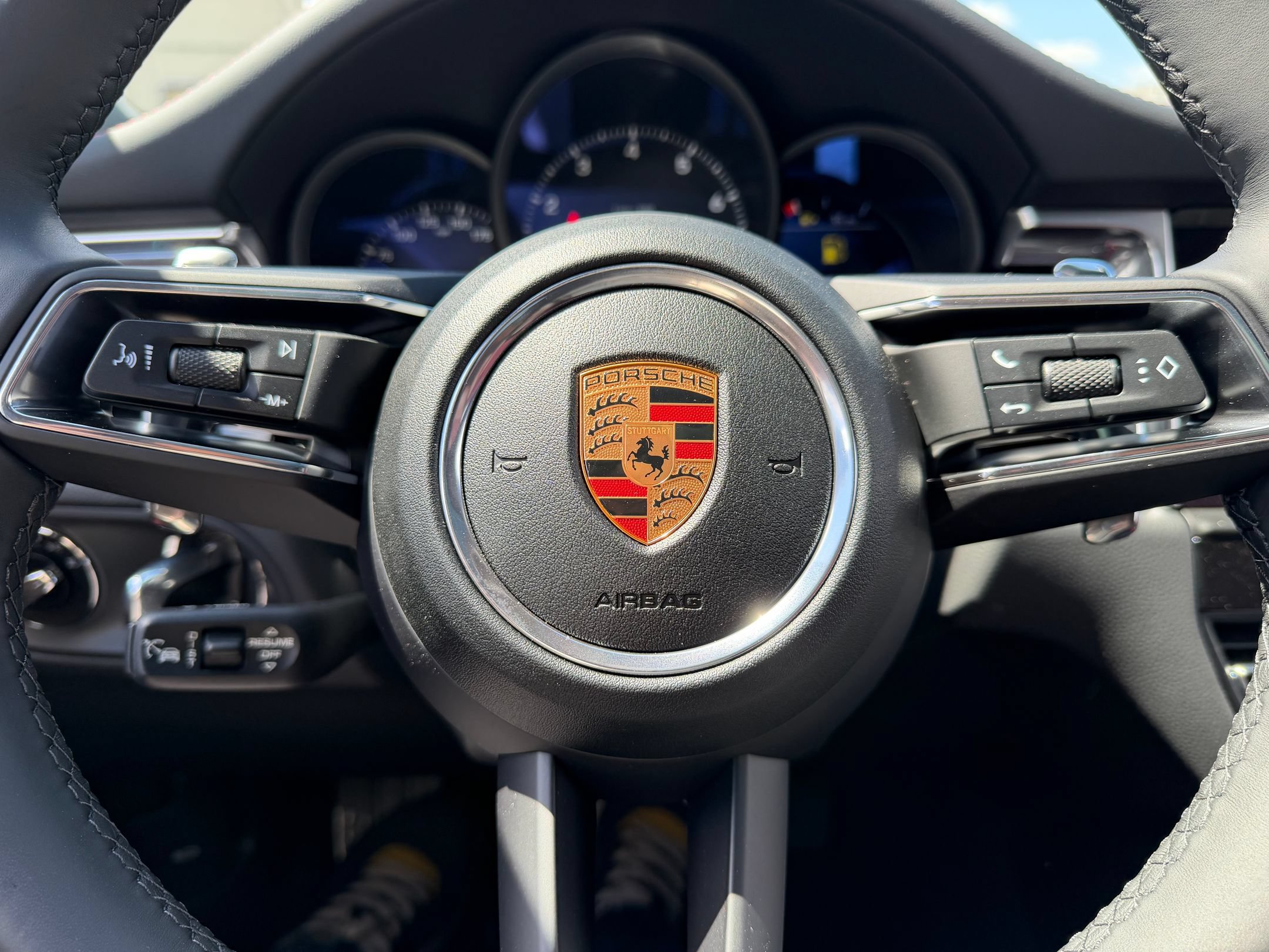 Certified 2026 Porsche Macan AWD/4WD image 32