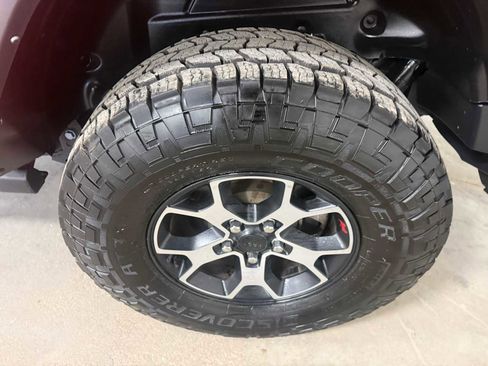 Used 2022 Jeep Wrangler Rubicon w/ Cold Weather Group AWD/4WD image 9
