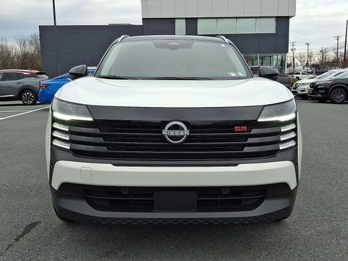 Certified 2025 Nissan Kicks SR image 2