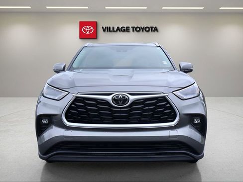 Certified 2025 Toyota Highlander XLE AWD/4WD image 8