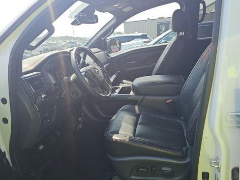 Used 2020 Nissan Titan PRO-4X w/ Pro-4x Convenience Package image 6