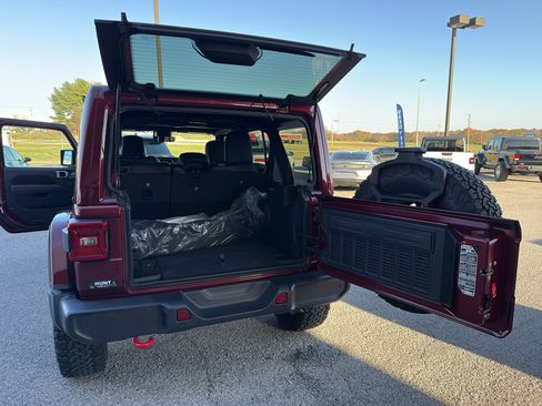 Used 2022 Jeep Wrangler Unlimited Rubicon w/ LED Lighting Group image 18