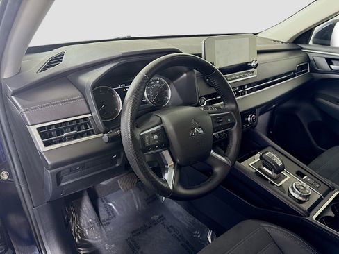 Used 2024 Mitsubishi Outlander SE image 23
