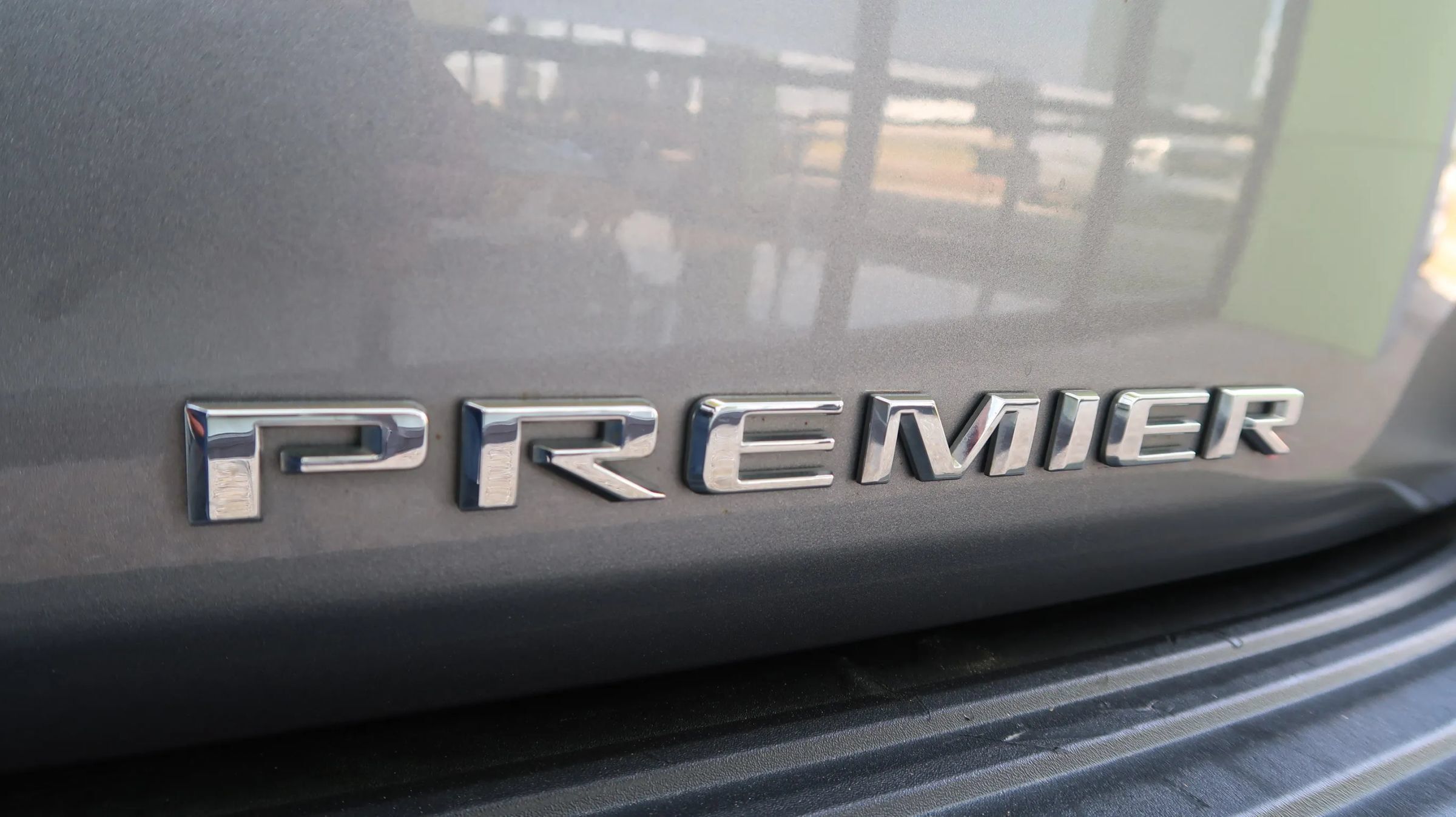 Used 2021 Chevrolet Suburban Premier w/ Premium Package RWD image 52