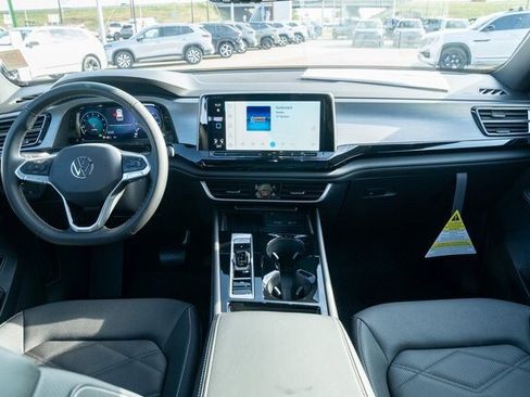 New 2026 Volkswagen Atlas Cross Sport SE image 30