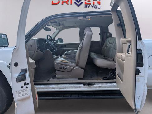 Used 2004 Chevrolet Silverado 2500 LT RWD image 27