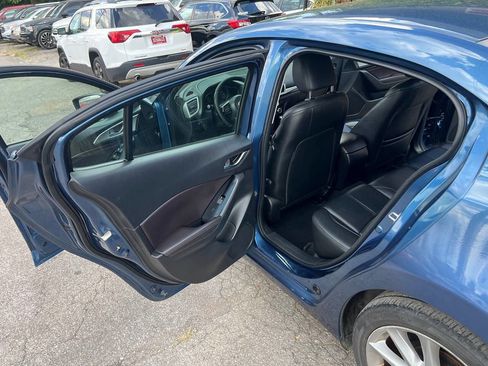 Used 2017 MAZDA MAZDA3 Touring image 12