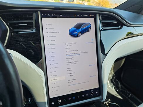 Used 2021 Tesla Model X Long Range AWD/4WD image 35