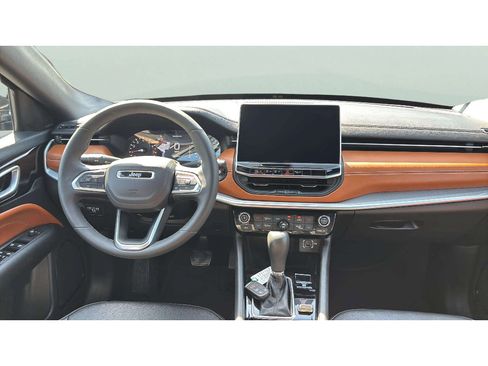 Used 2025 Jeep Compass Limited AWD/4WD image 13