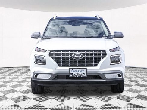 Certified 2025 Hyundai Venue Limited FWD image 9