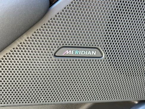 Used 2024 Land Rover Range Rover Velar S AWD/4WD image 23