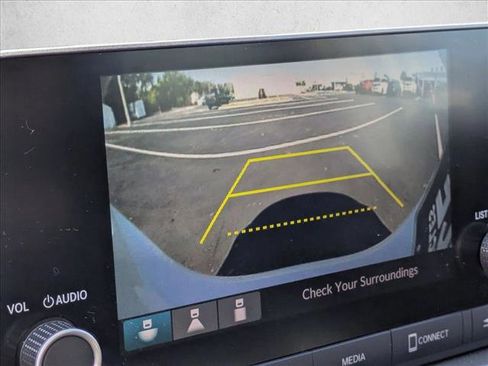 Used 2024 Honda Civic EX-L image 12