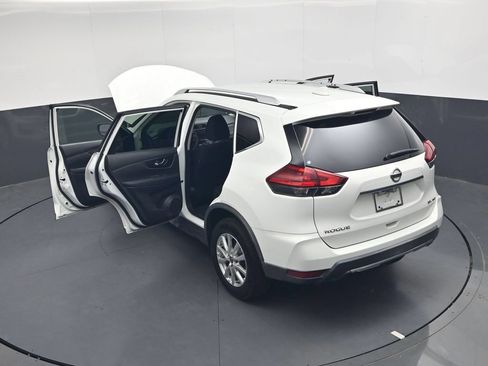 Used 2018 Nissan Rogue SV AWD/4WD image 37