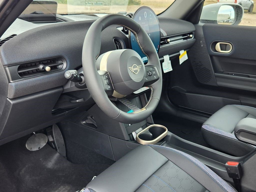 Used 2026 MINI Cooper 4-Door Hardtop FWD image 9
