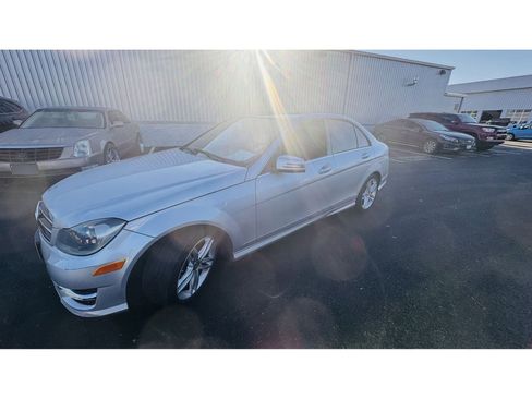 Used 2014 Mercedes-Benz C 250 Sedan image 9